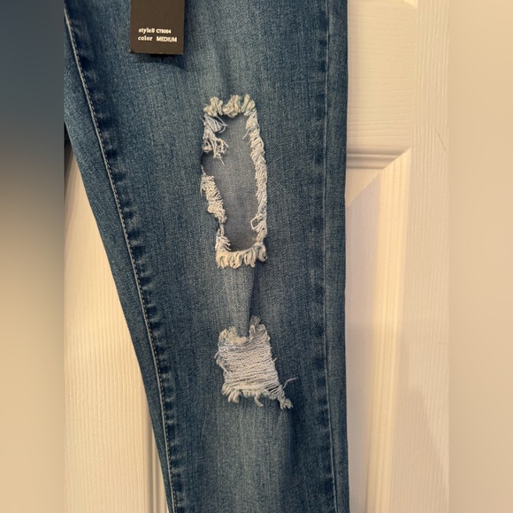 Black Label Crop Jeans C’est Toi Women's Blue Denim Distressed Jeans Size 26 - Picture 7 of 16